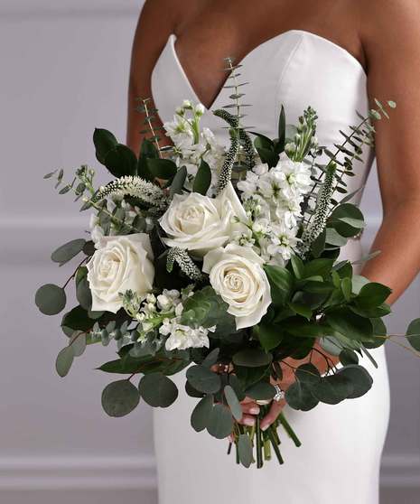 Bridal Bouquet - White Garden Beauty Hand-tie Bouquet