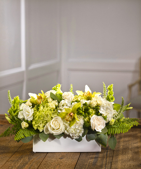 White & Ivory Garden Table Centerpieces